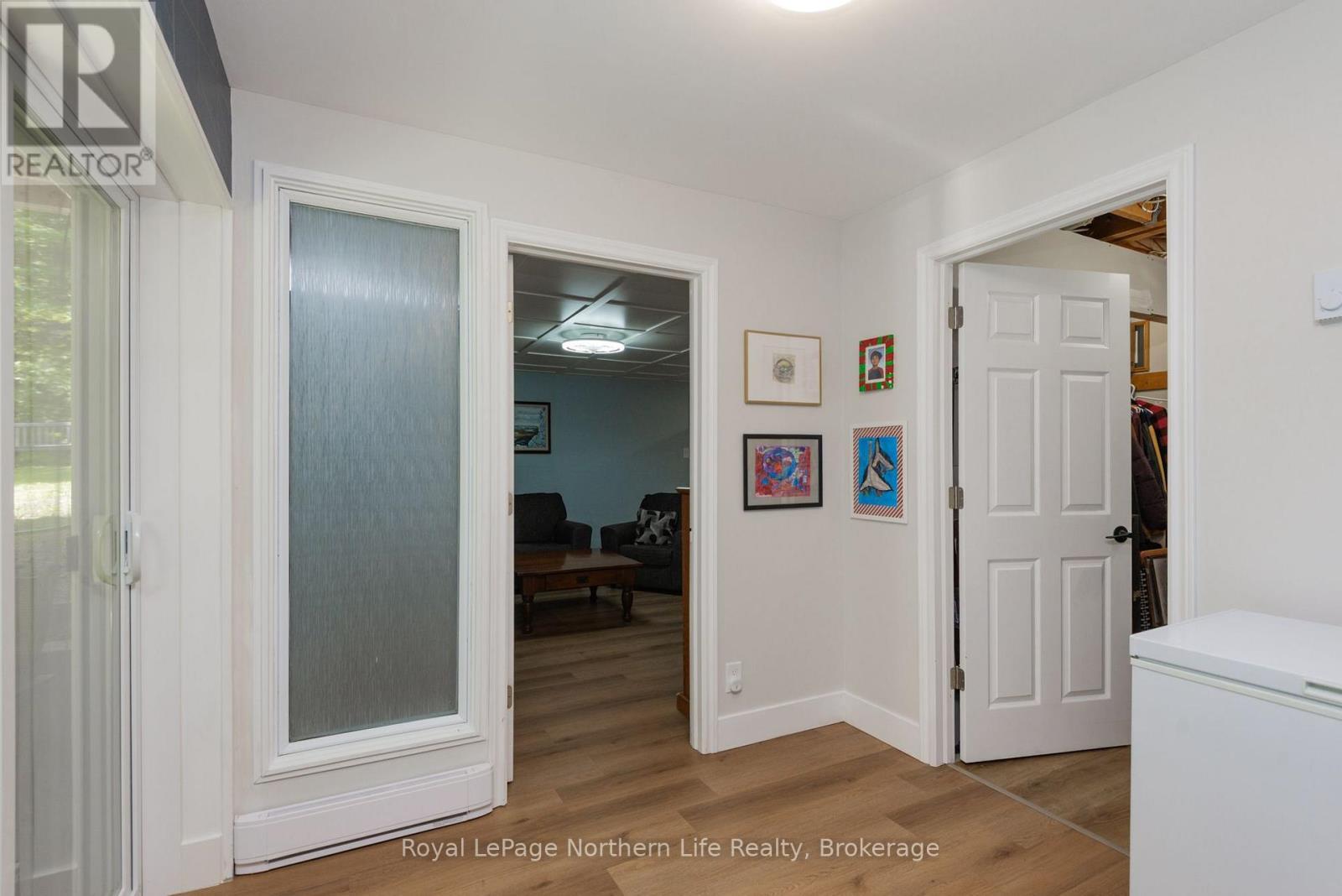 106 Lakeview Court, Bonfield, ON - Indoor Photo Showing Other Room