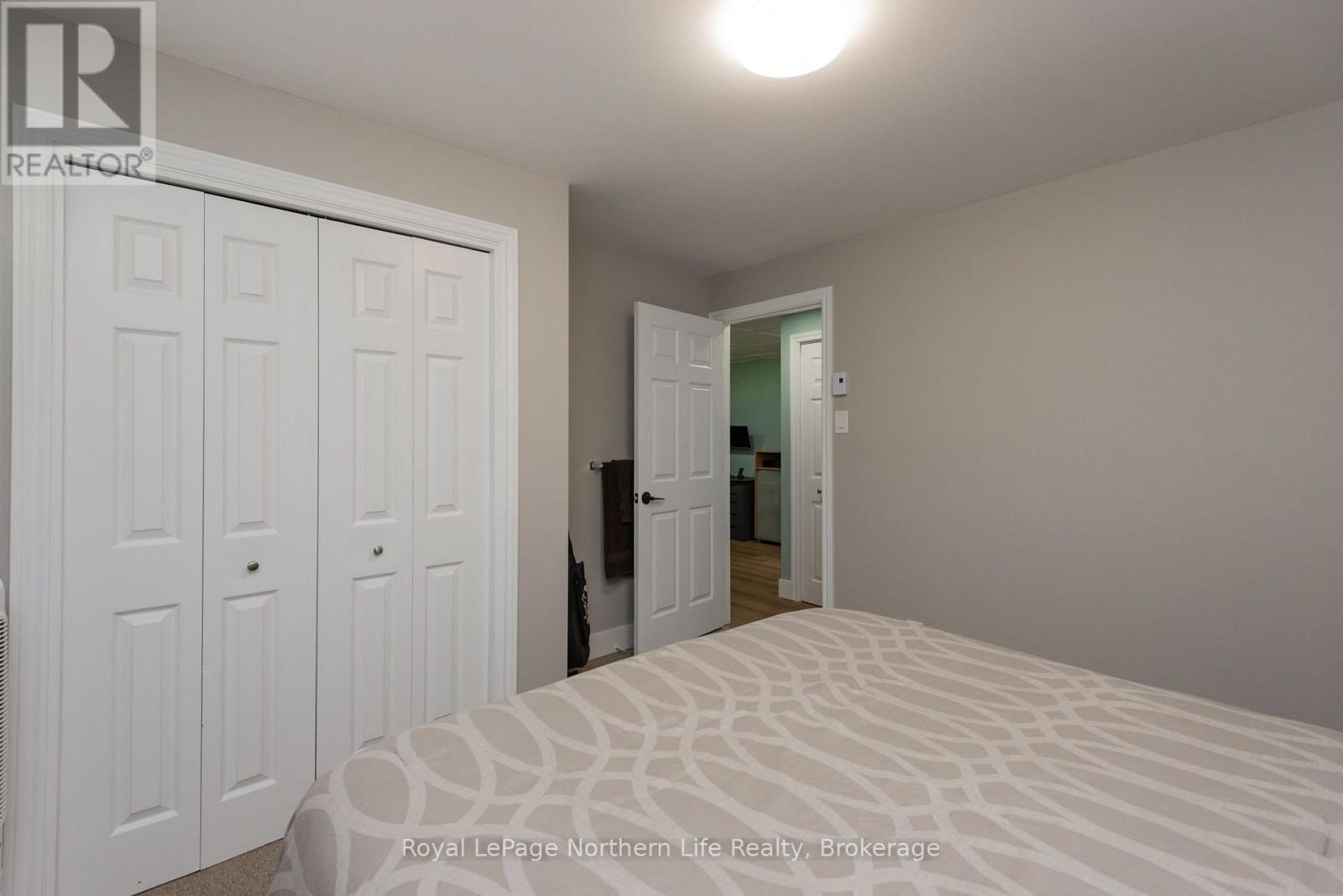 106 Lakeview Court, Bonfield, ON - Indoor Photo Showing Bedroom