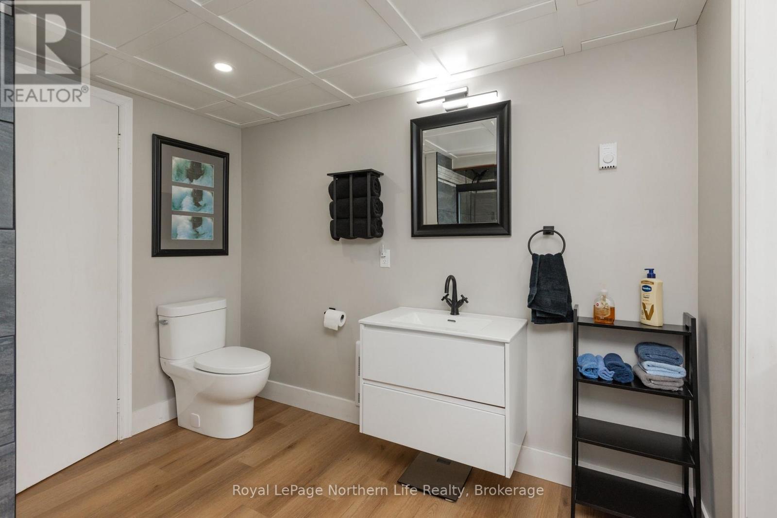 106 Lakeview Court, Bonfield, ON - Indoor Photo Showing Bathroom