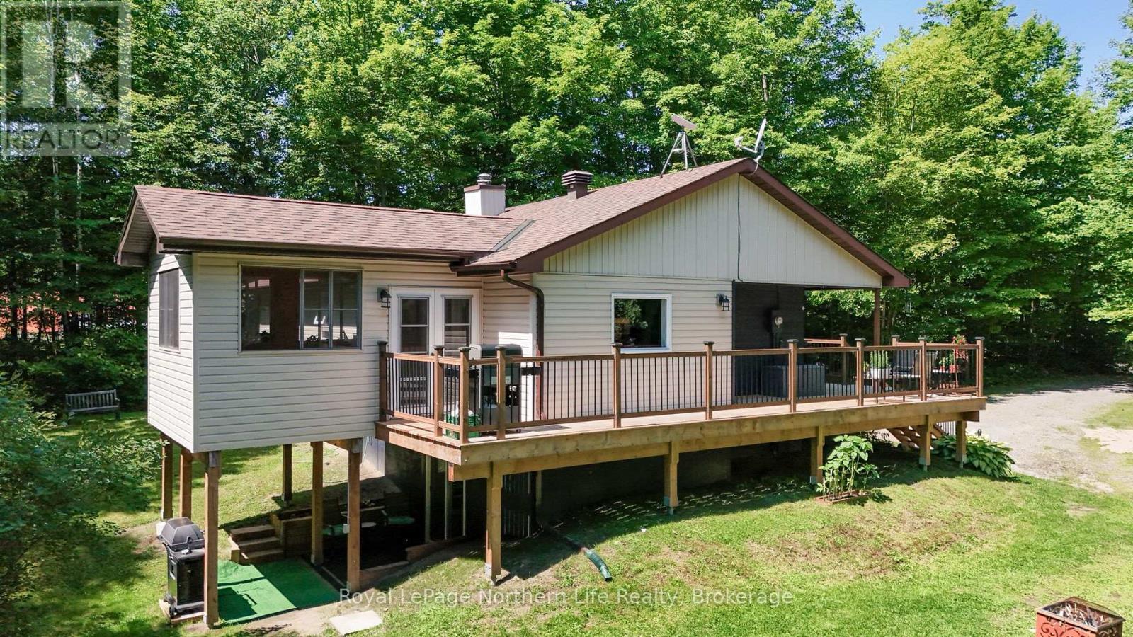 106 Lakeview Court, Bonfield, ON - Outdoor With Deck Patio Veranda