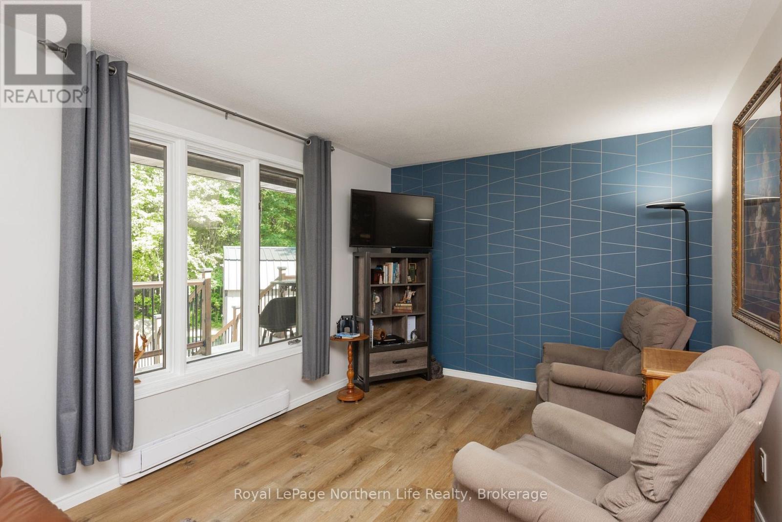 106 Lakeview Court, Bonfield, ON - Indoor