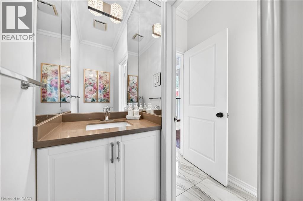 5 Mays Crescent, Waterdown, ON - Indoor Photo Showing Bathroom