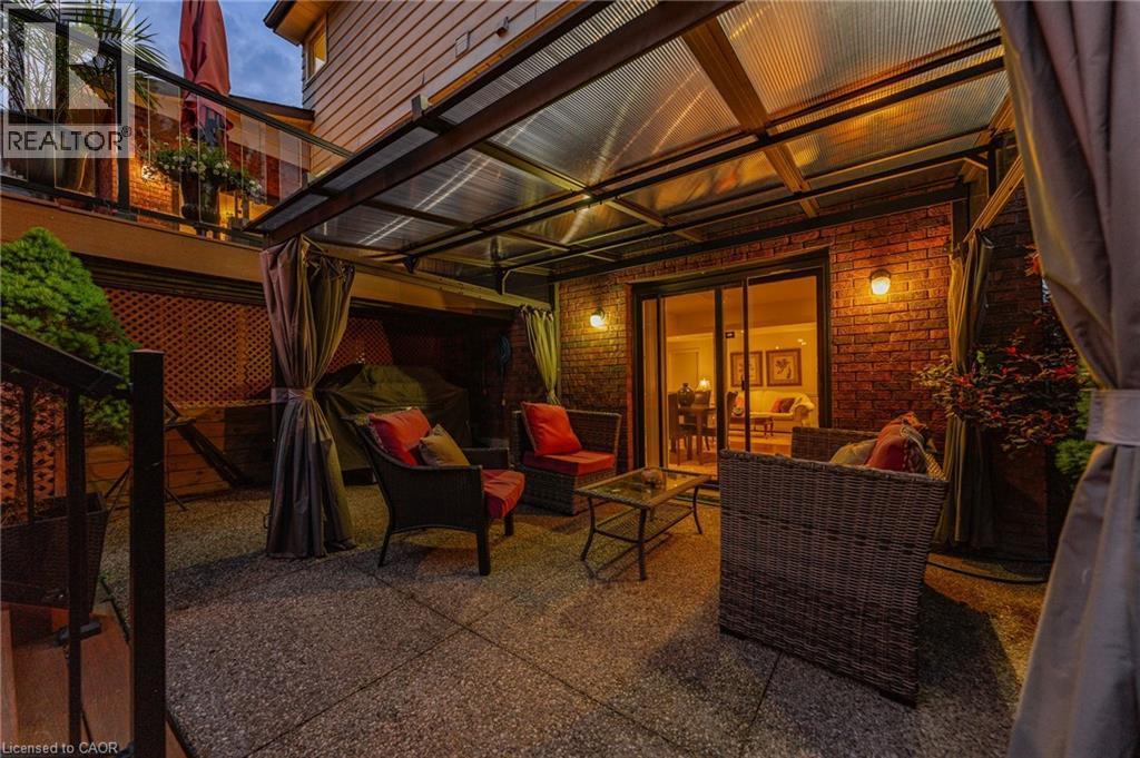 5 Mays Crescent, Waterdown, ON -