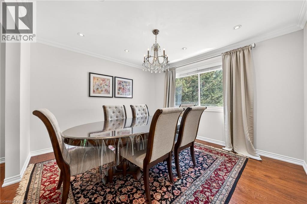 5 Mays Crescent, Waterdown, ON - Indoor Photo Showing Dining Room
