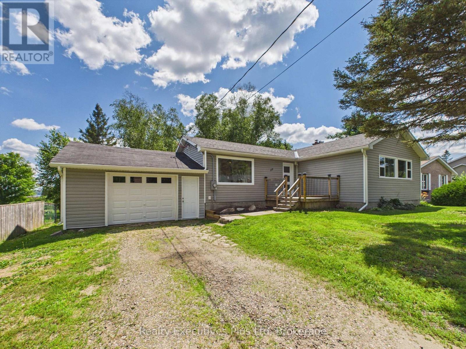 29 Queen Street, Sundridge, ON - Outdoor