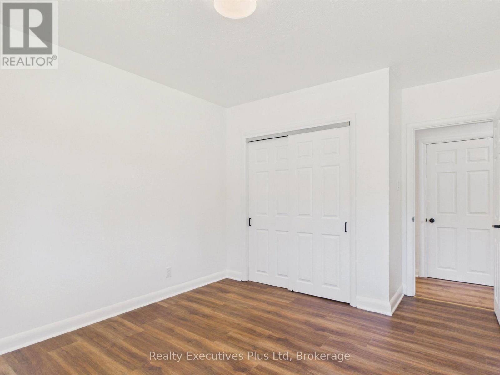 29 Queen Street, Sundridge, ON - Indoor Photo Showing Other Room