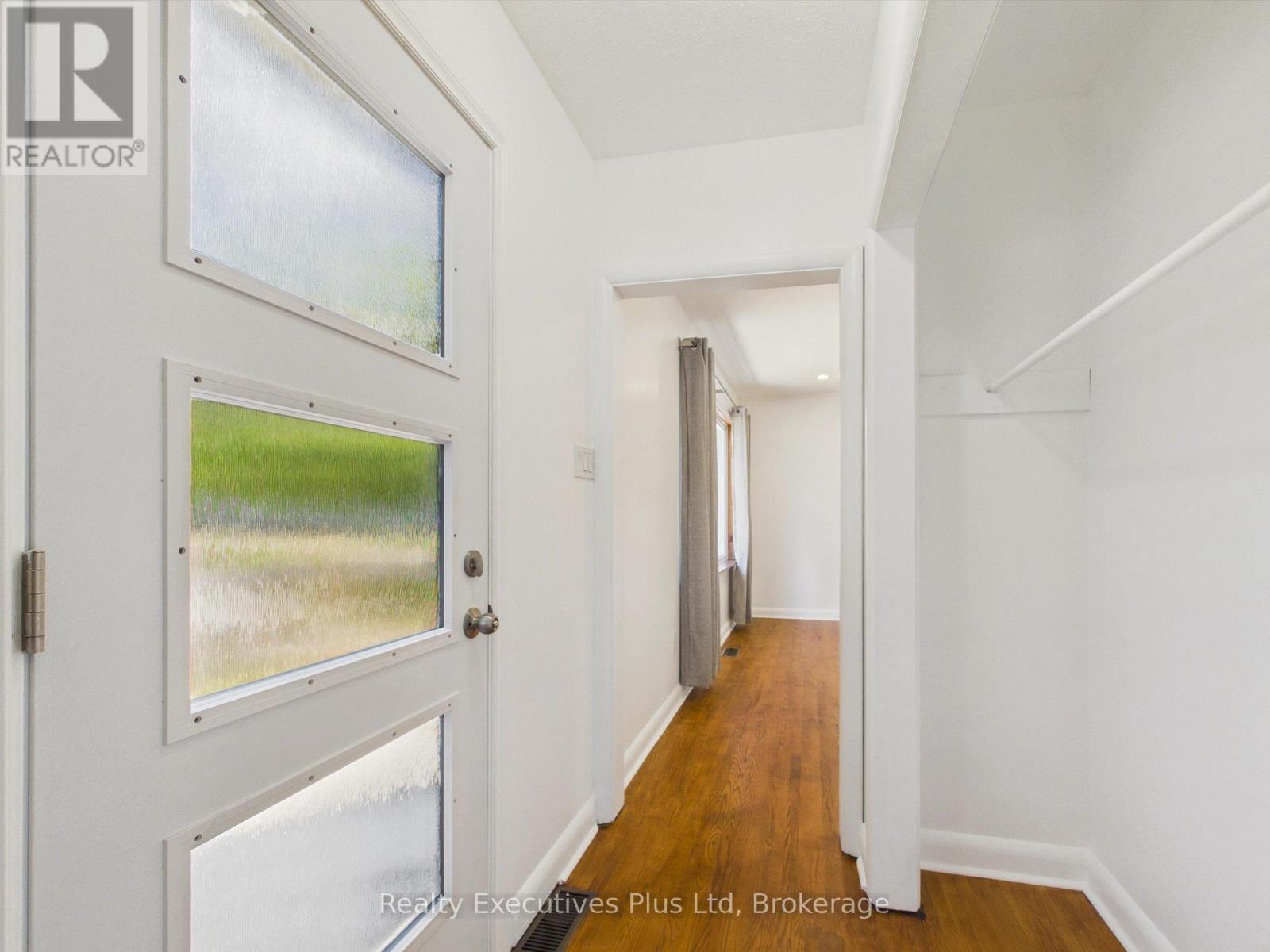 29 Queen Street, Sundridge, ON - Indoor Photo Showing Other Room