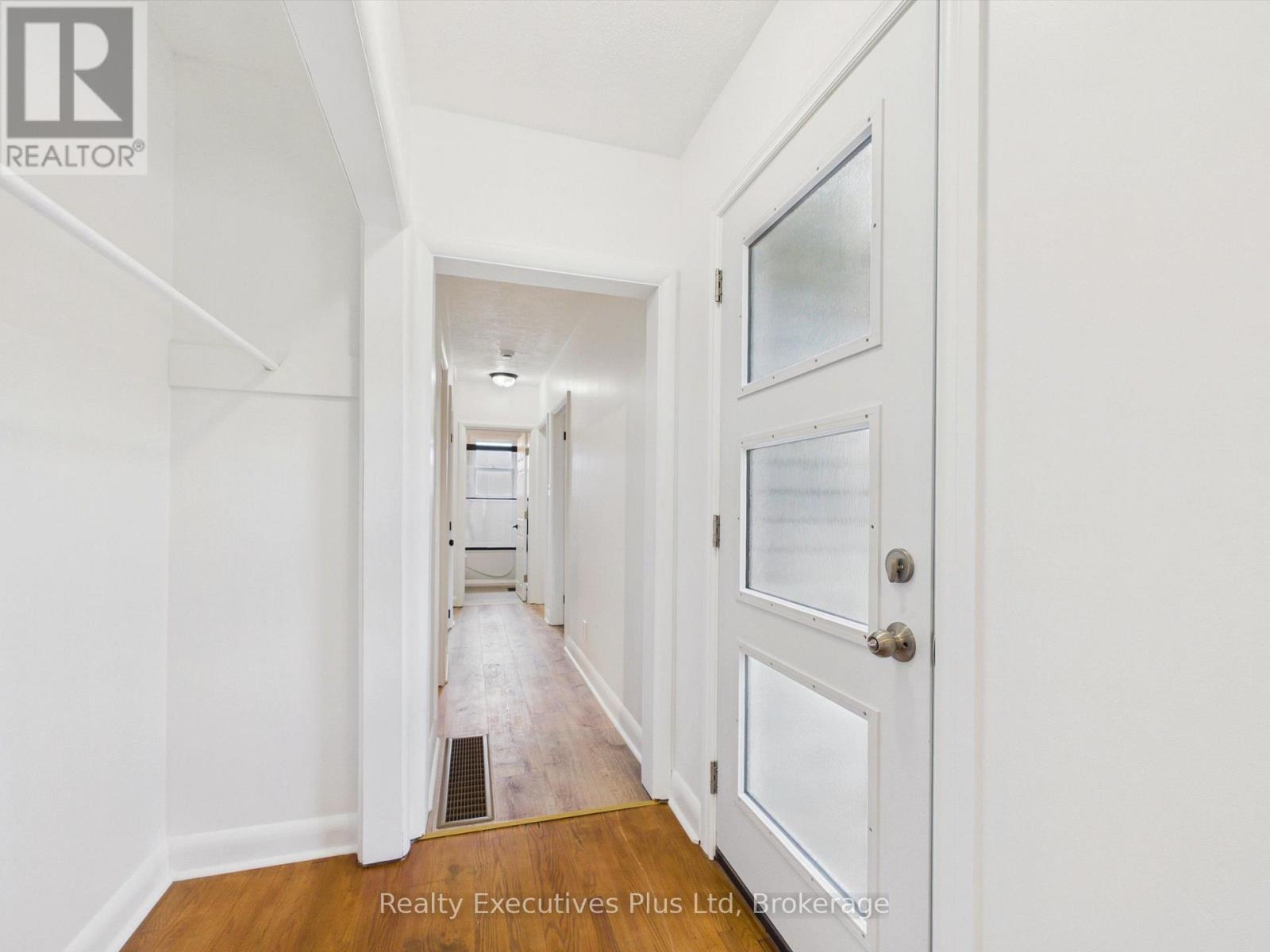 29 Queen Street, Sundridge, ON - Indoor Photo Showing Other Room