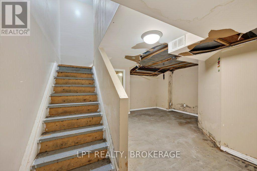 764 Roosevelt Drive, Kingston (City Southwest), ON - Indoor