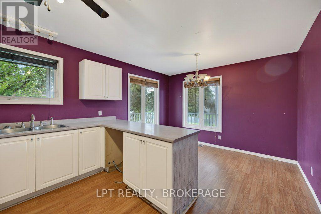 764 Roosevelt Drive, Kingston (City Southwest), ON - Indoor Photo Showing Kitchen With Double Sink