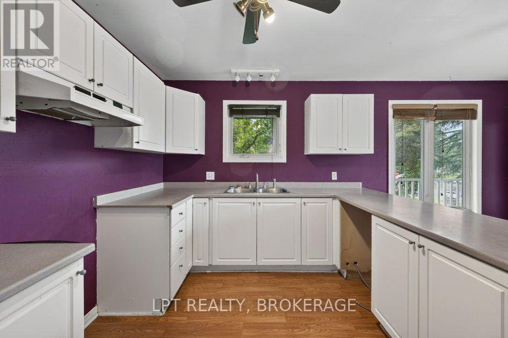 764 Roosevelt Drive, Kingston (City Southwest), ON - Indoor Photo Showing Kitchen With Double Sink