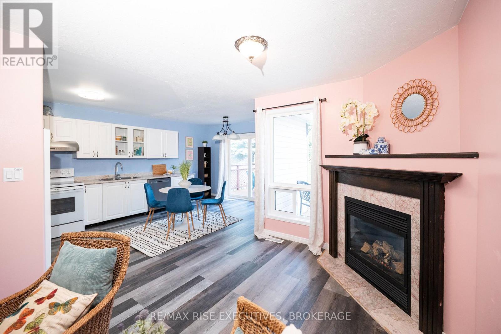 1344 Thornwood Crescent, Kingston (City Northwest), ON - Indoor Photo Showing Living Room With Fireplace