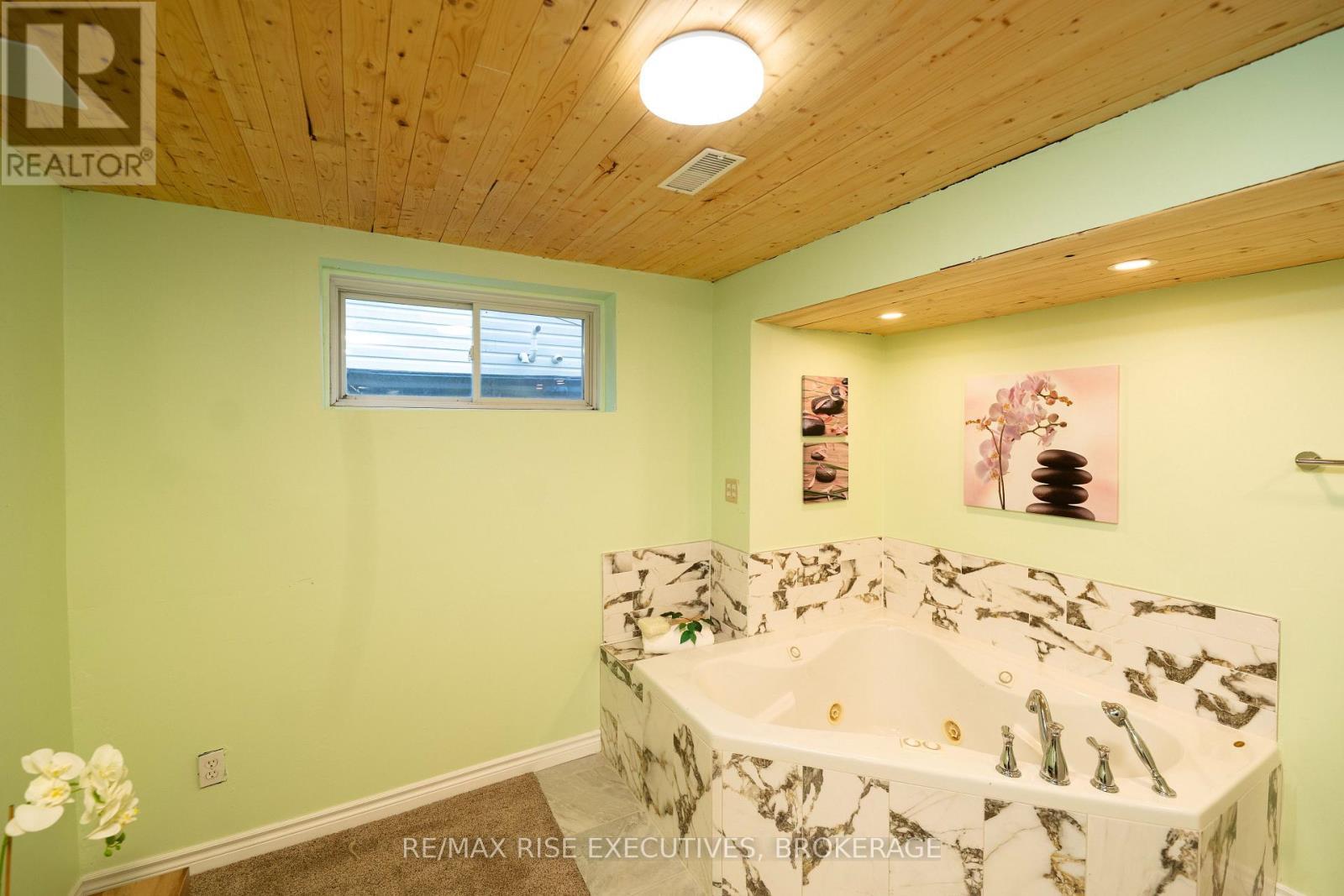 1344 Thornwood Crescent, Kingston (City Northwest), ON - Indoor