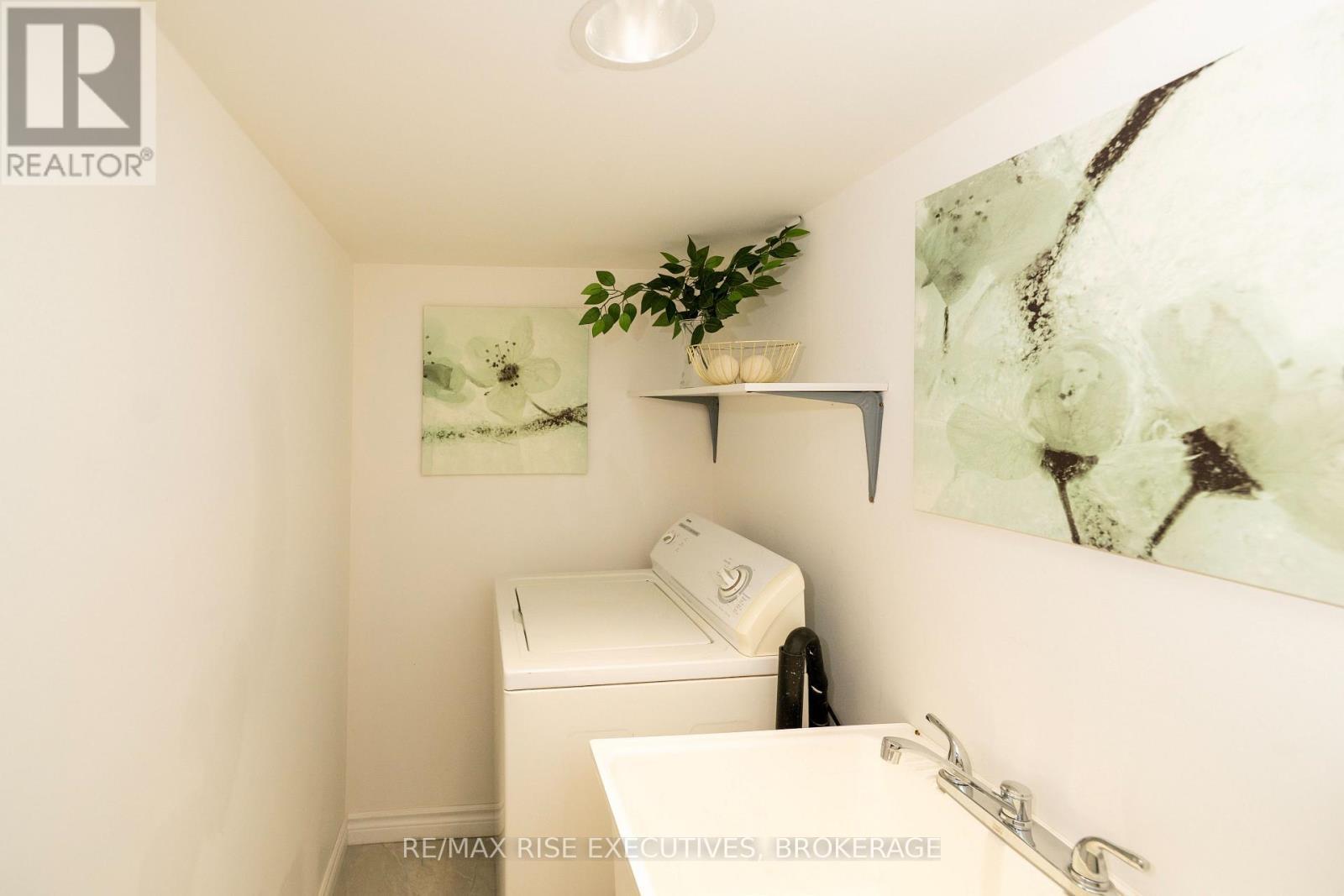1344 Thornwood Crescent, Kingston (City Northwest), ON - Indoor Photo Showing Laundry Room