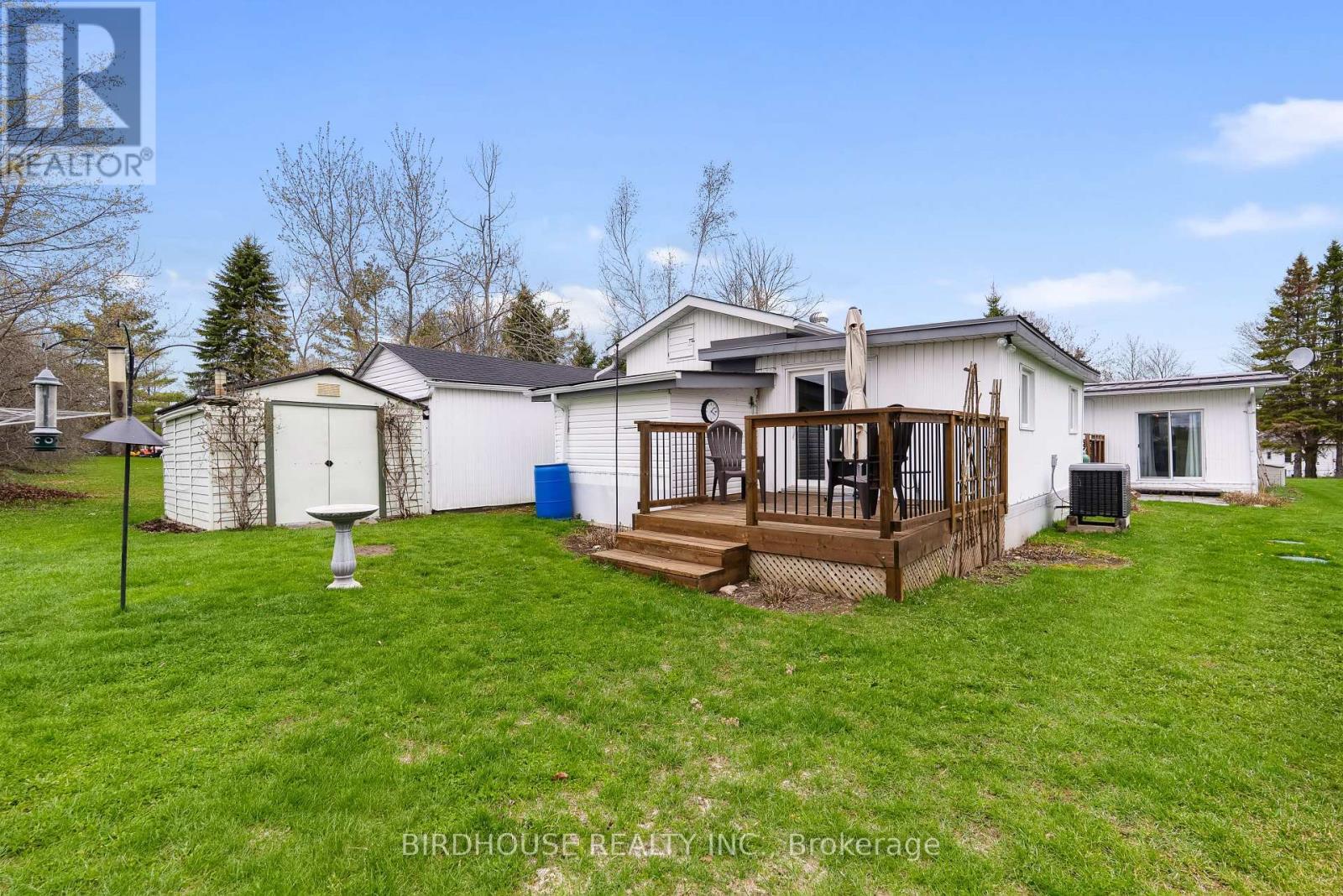 68 Glenway Drive, Kawartha Lakes (Verulam), ON - Outdoor With Deck Patio Veranda
