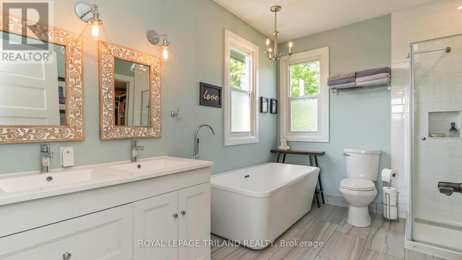 33134 Back Street, Dutton/Dunwich (Iona), ON - Indoor Photo Showing Bathroom