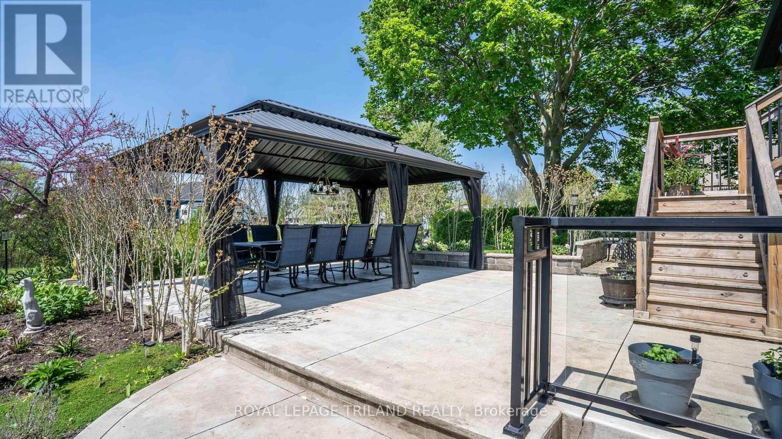 33134 Back Street, Dutton/Dunwich (Iona), ON - Outdoor With Deck Patio Veranda