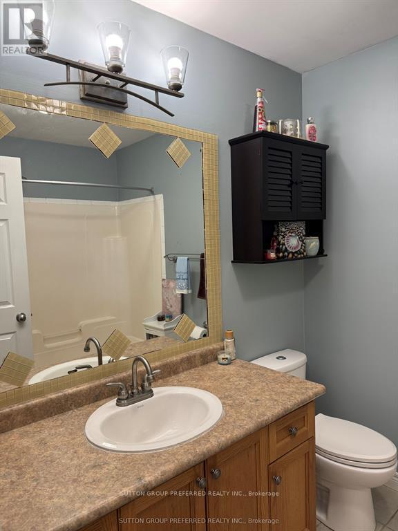 284 Exmouth Circle, London East (East L), ON - Indoor Photo Showing Bathroom