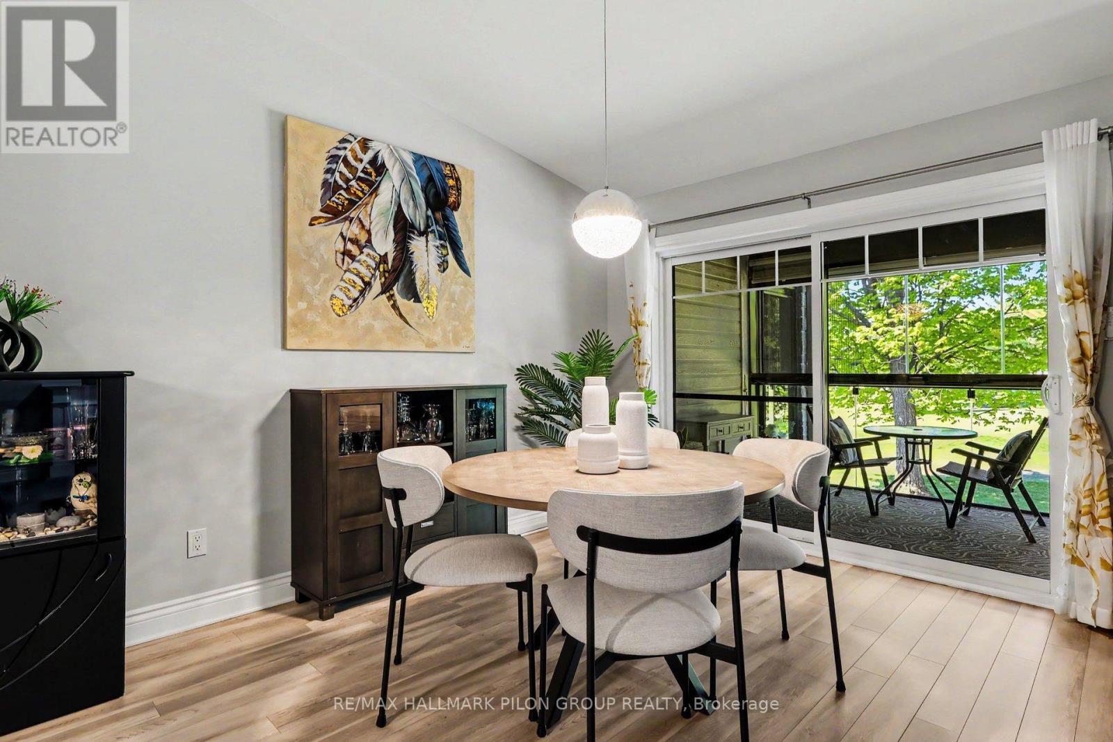 295 - 308 Masters Lane, Clarence-Rockland, ON - Indoor Photo Showing Dining Room