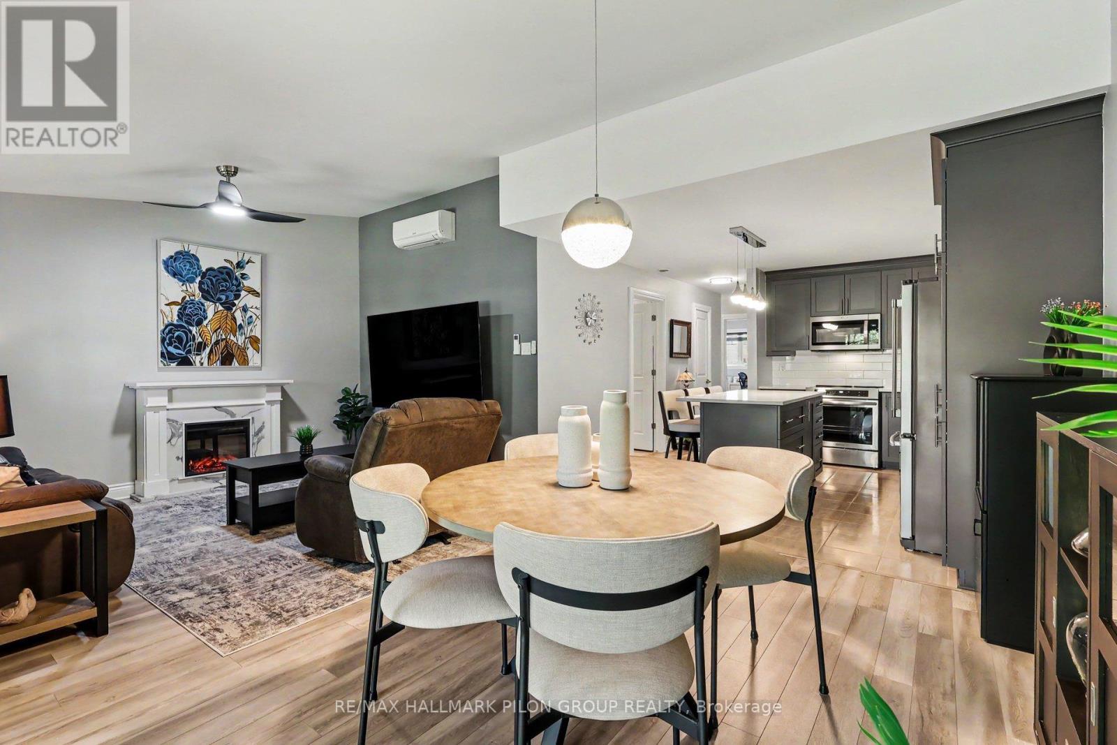 295 - 308 Masters Lane, Clarence-Rockland, ON - Indoor Photo Showing Dining Room