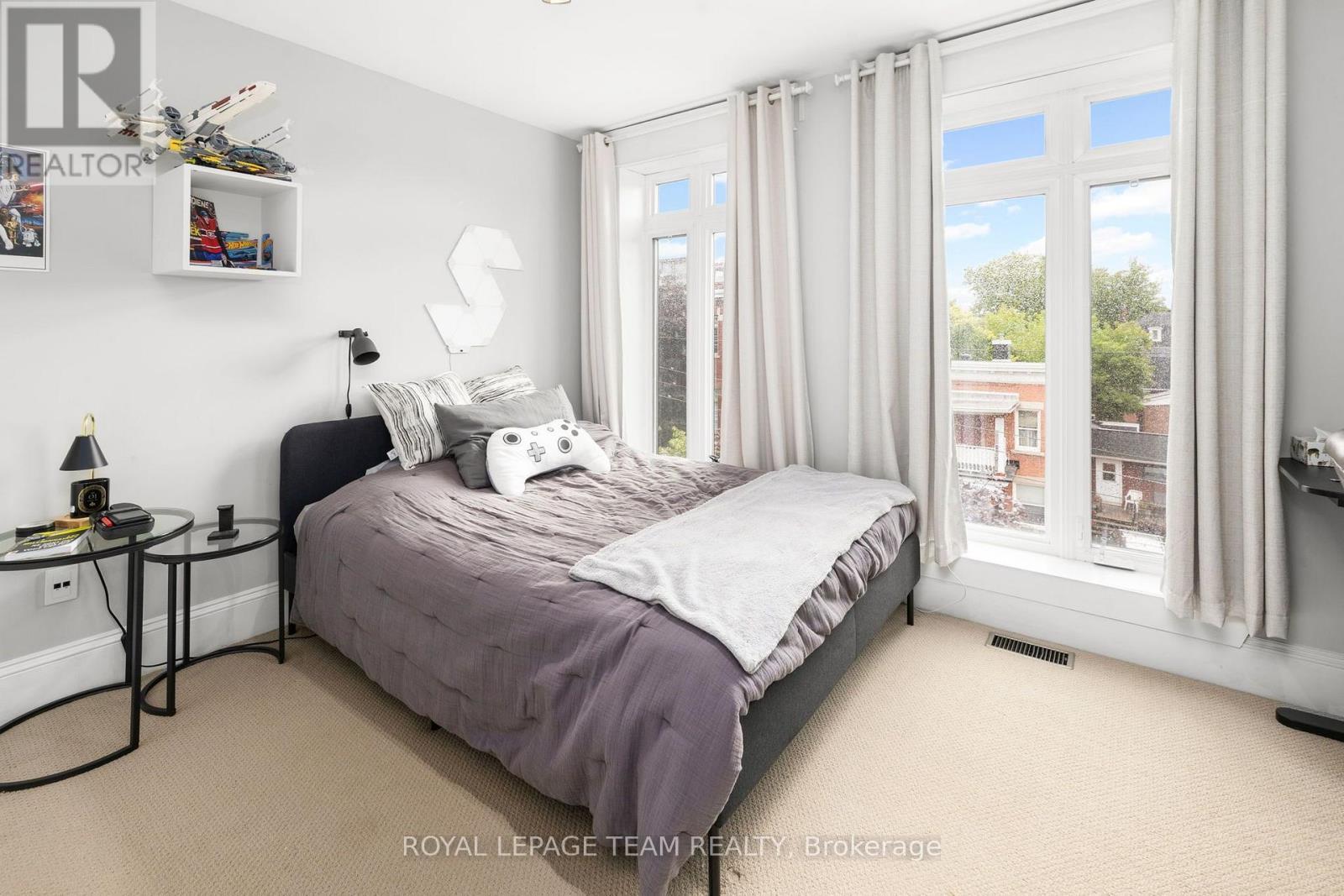 C - 31 Springfield Road, Ottawa, ON - Indoor Photo Showing Bedroom