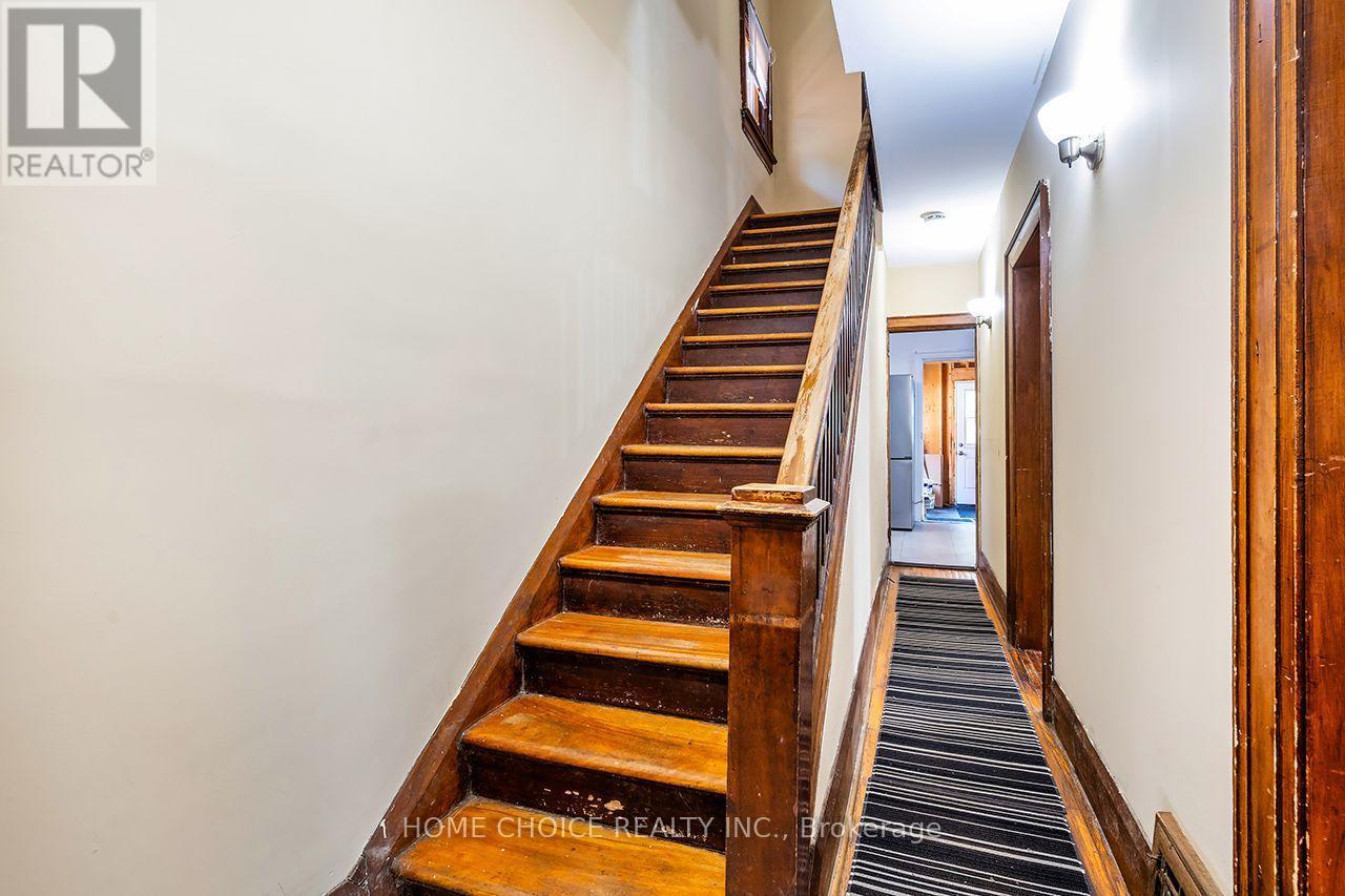 39 Burk Street, Oshawa, ON - Indoor Photo Showing Other Room