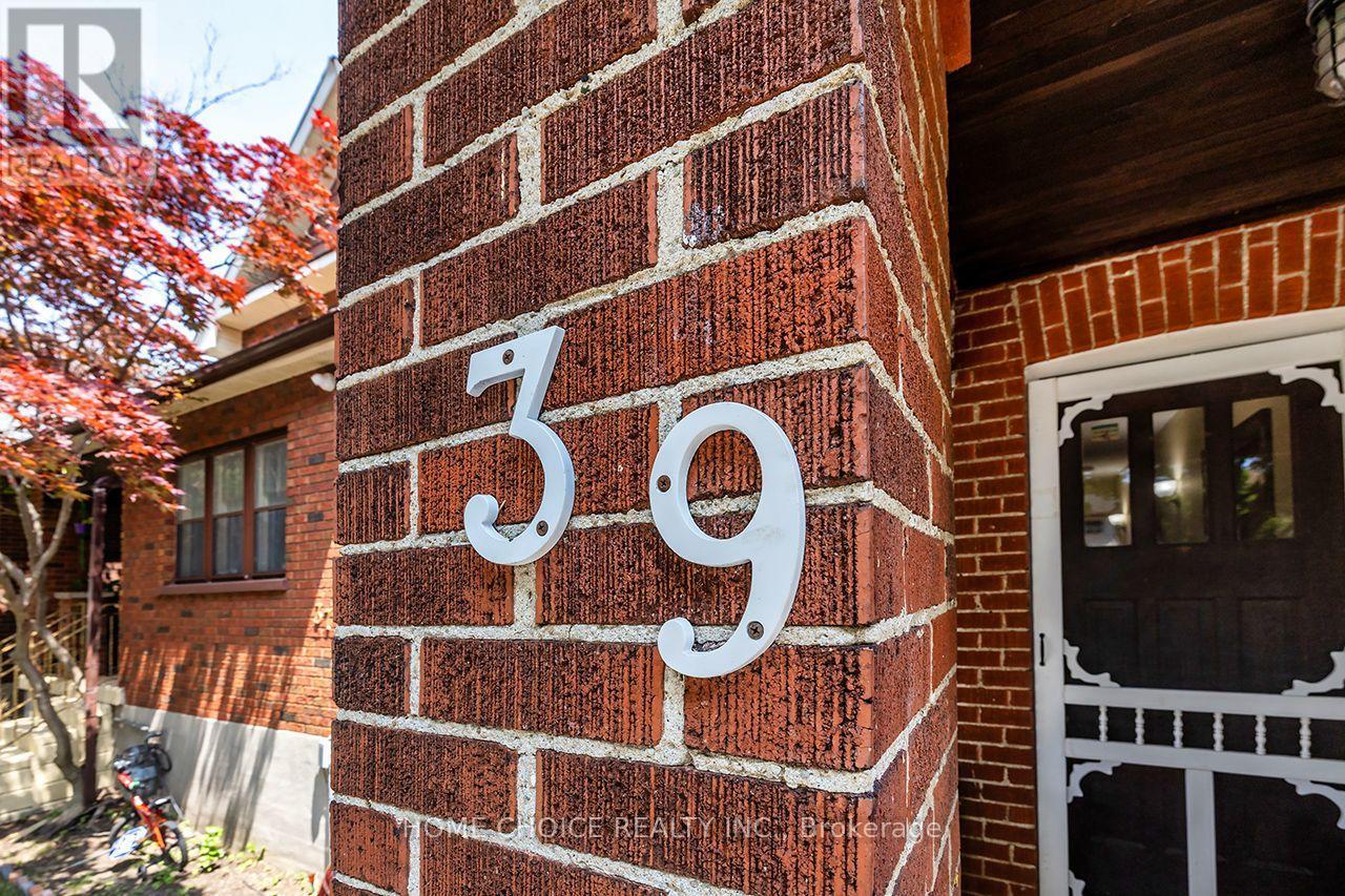 39 Burk Street, Oshawa, ON -