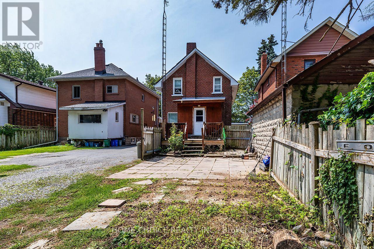 39 Burk Street, Oshawa, ON - Outdoor