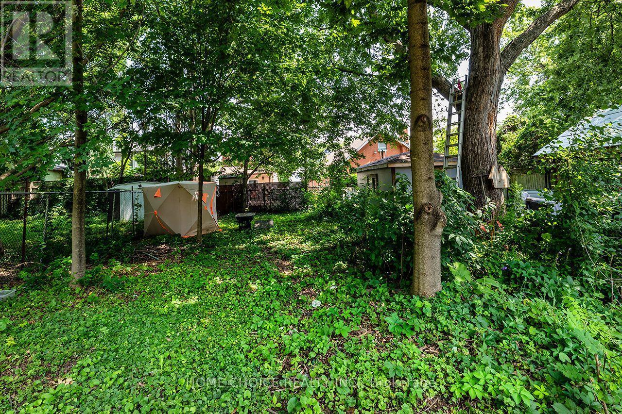 39 Burk Street, Oshawa, ON - Outdoor