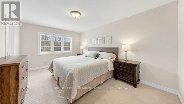 126 Bridlewood Boulevard, Whitby, ON - Indoor Photo Showing Bedroom