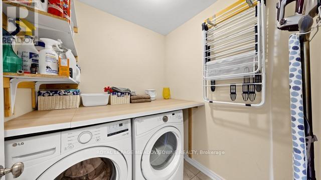 126 Bridlewood Boulevard, Whitby, ON - Indoor Photo Showing Laundry Room