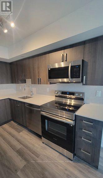 2007 - 1455 Celebration Drive, Pickering, ON - Indoor Photo Showing Kitchen