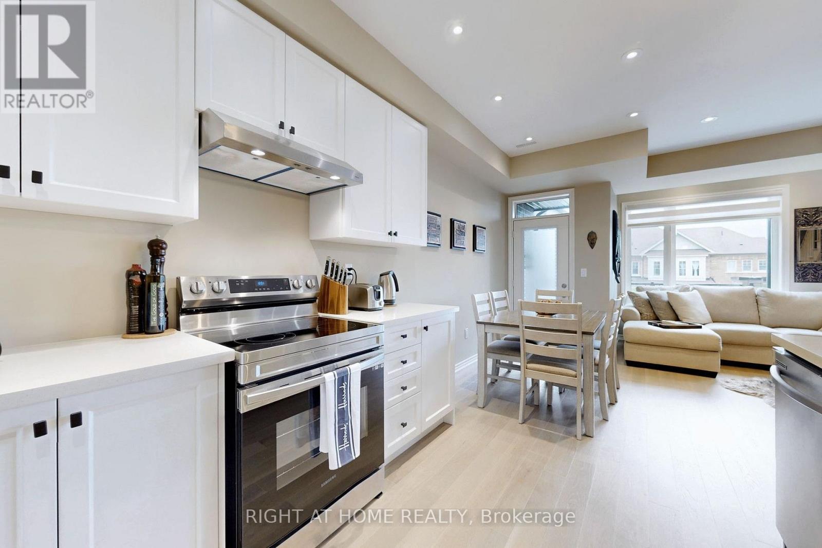 279 Moody Drive, Vaughan, ON - Indoor