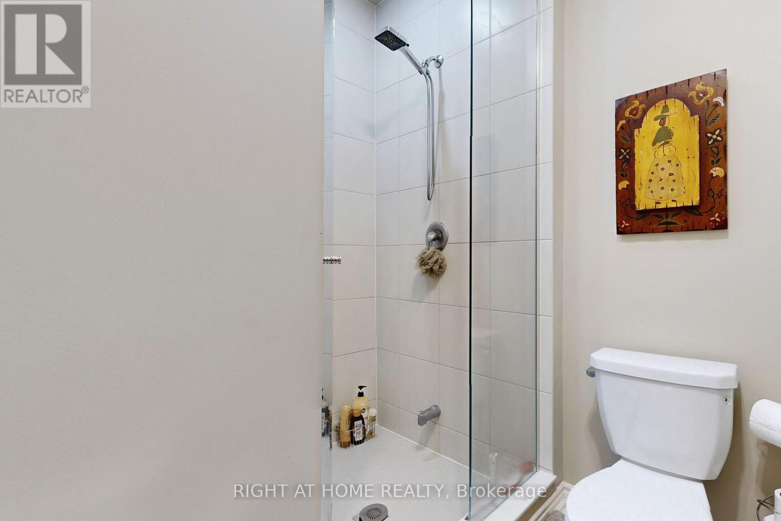 279 Moody Drive, Vaughan, ON - Indoor Photo Showing Bathroom