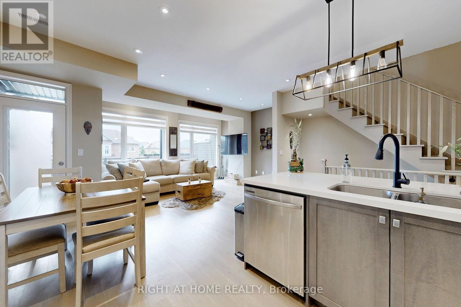 279 Moody Drive, Vaughan, ON - Indoor