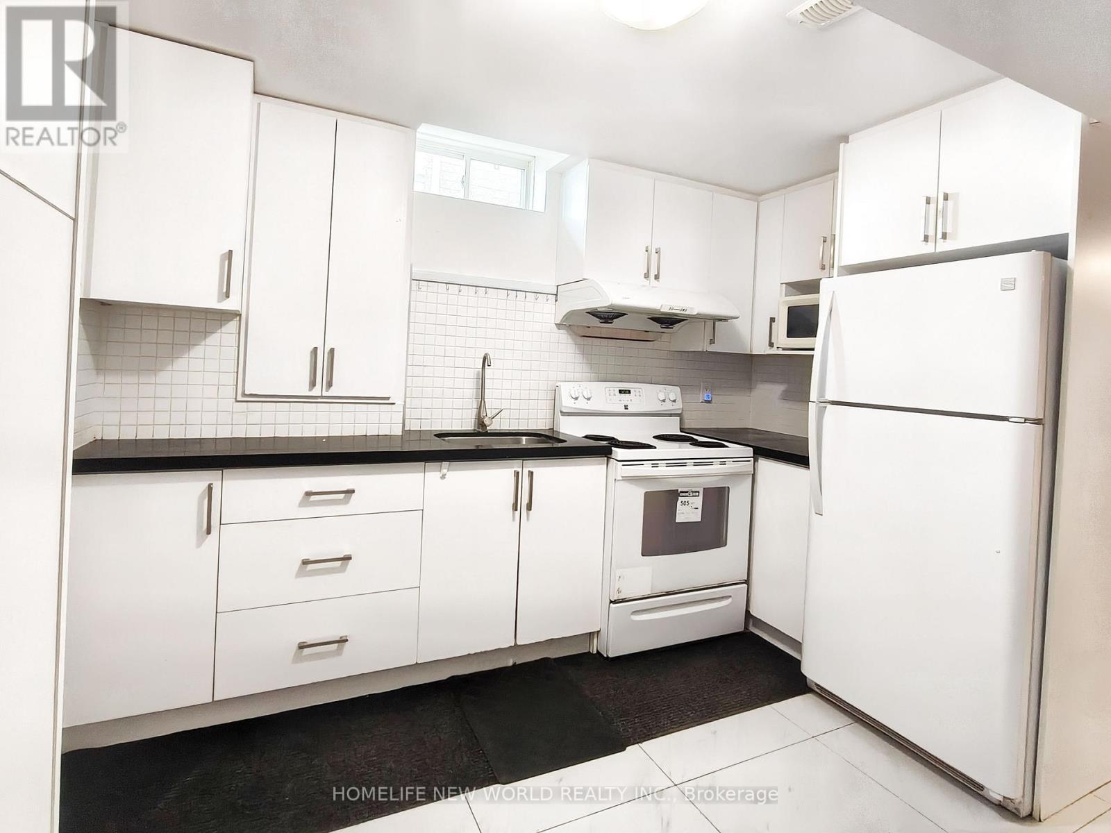 Lower level kitchen - 663 Peter Rupert Avenue, Vaughan, ON - Indoor Photo Showing Kitchen