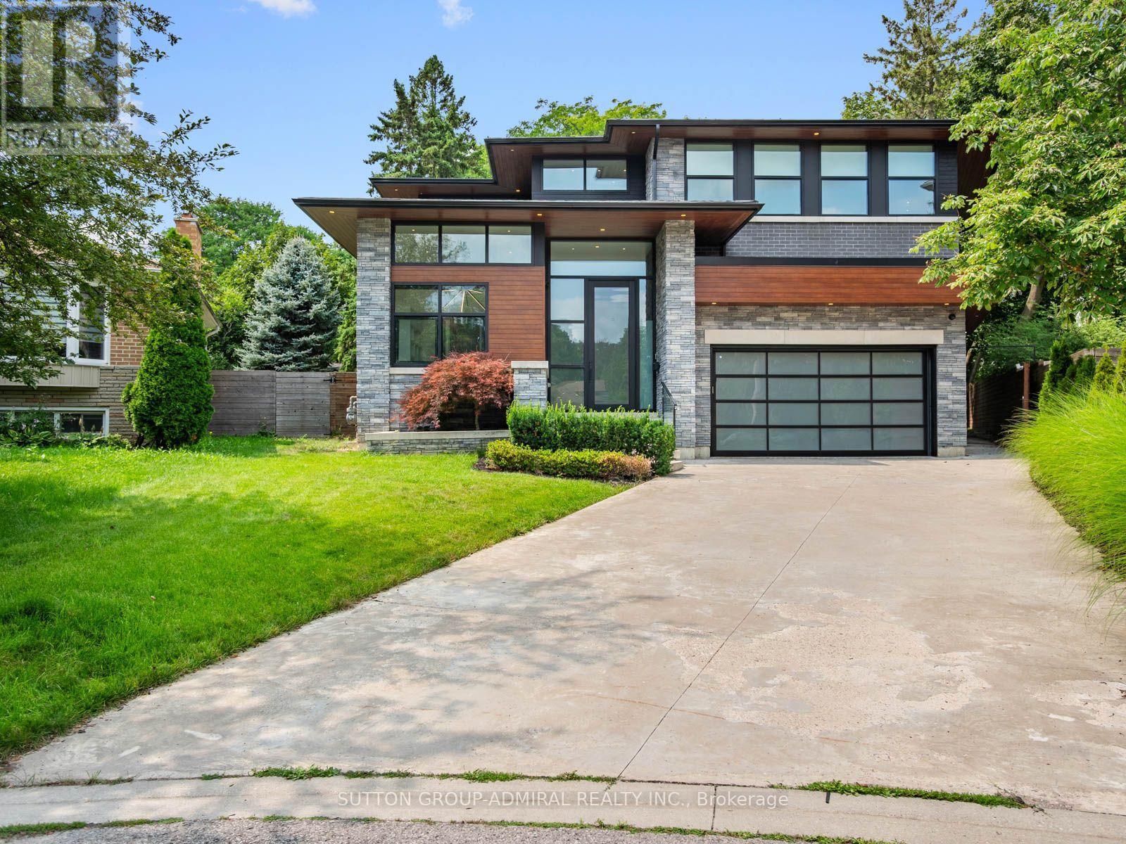 95 Penstock Court, Richmond Hill, ON - Outdoor With Facade