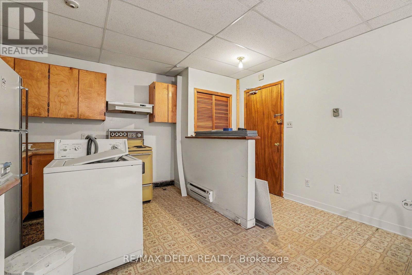 831 Montreal Road, Ottawa, ON - Indoor Photo Showing Laundry Room