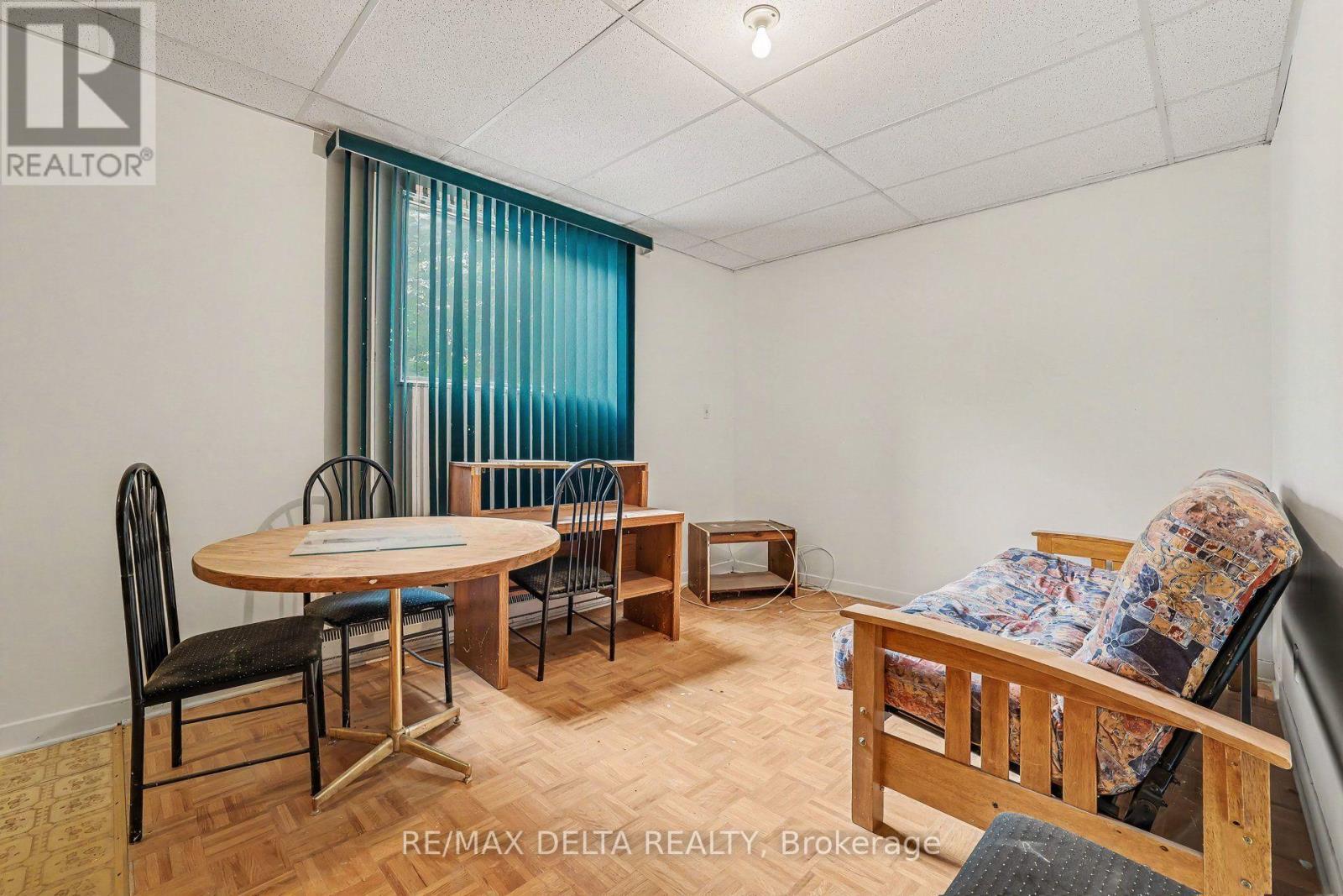 831 Montreal Road, Ottawa, ON - Indoor