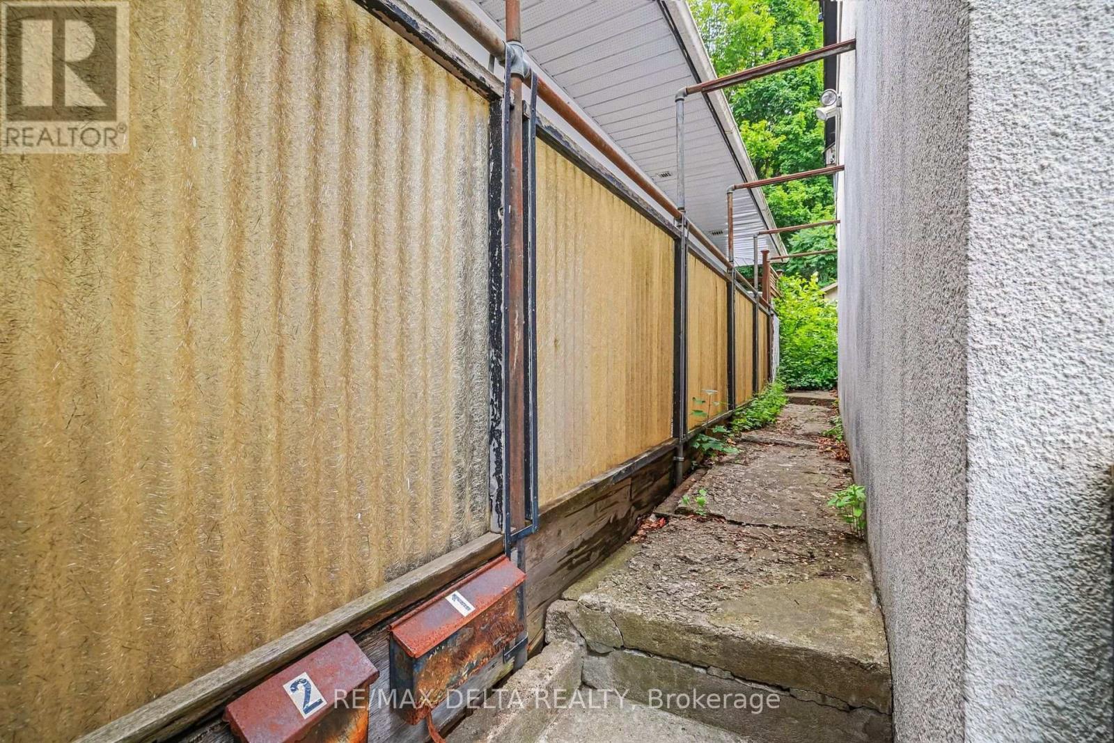831 Montreal Road, Ottawa, ON -