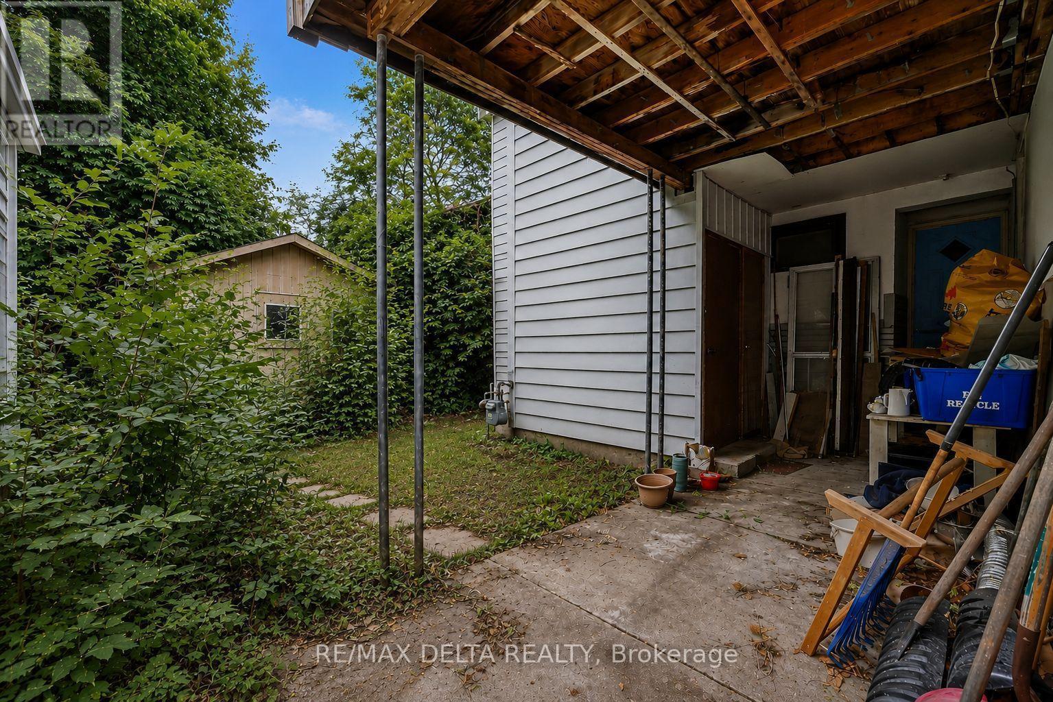 831 Montreal Road, Ottawa, ON - Outdoor