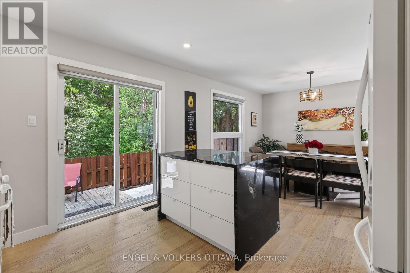 6 - 164 Mcclintock Way, Ottawa, ON - Indoor