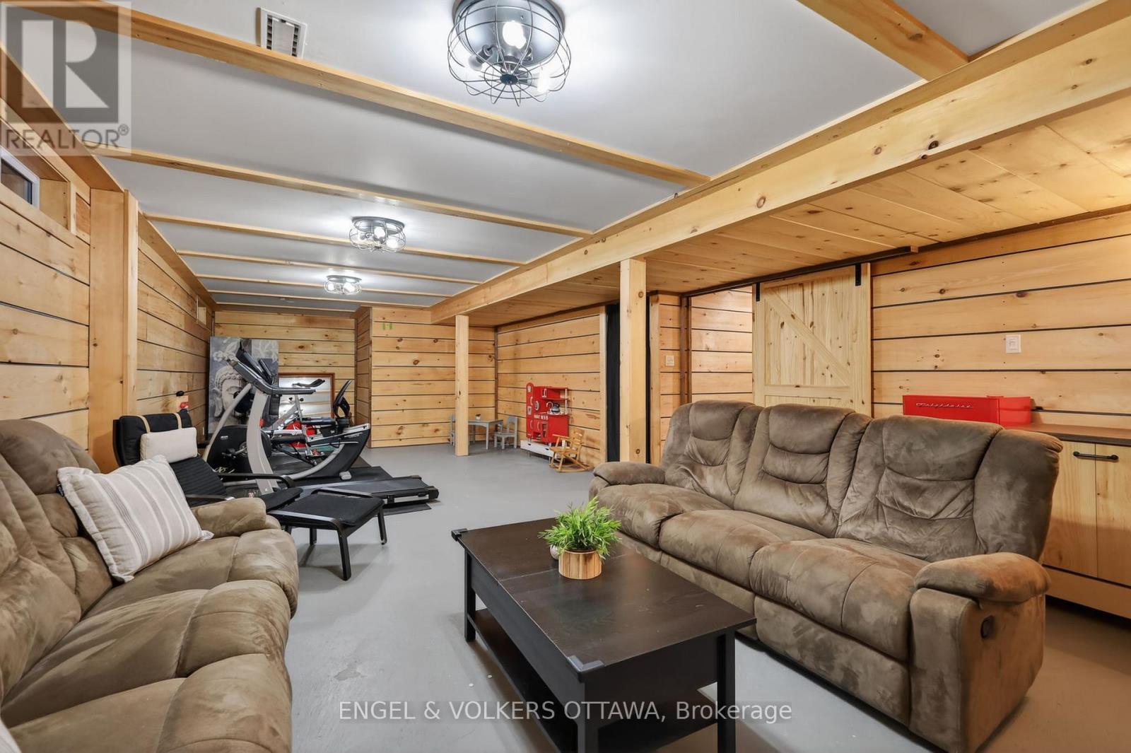 6 - 164 Mcclintock Way, Ottawa, ON - Indoor Photo Showing Living Room