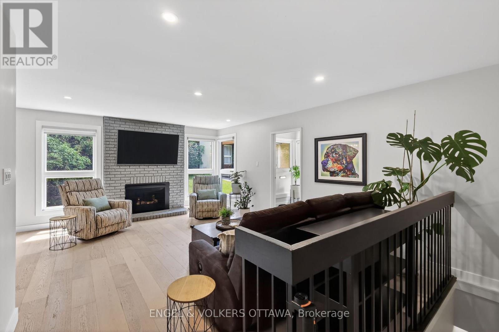 6 - 164 Mcclintock Way, Ottawa, ON - Indoor With Fireplace