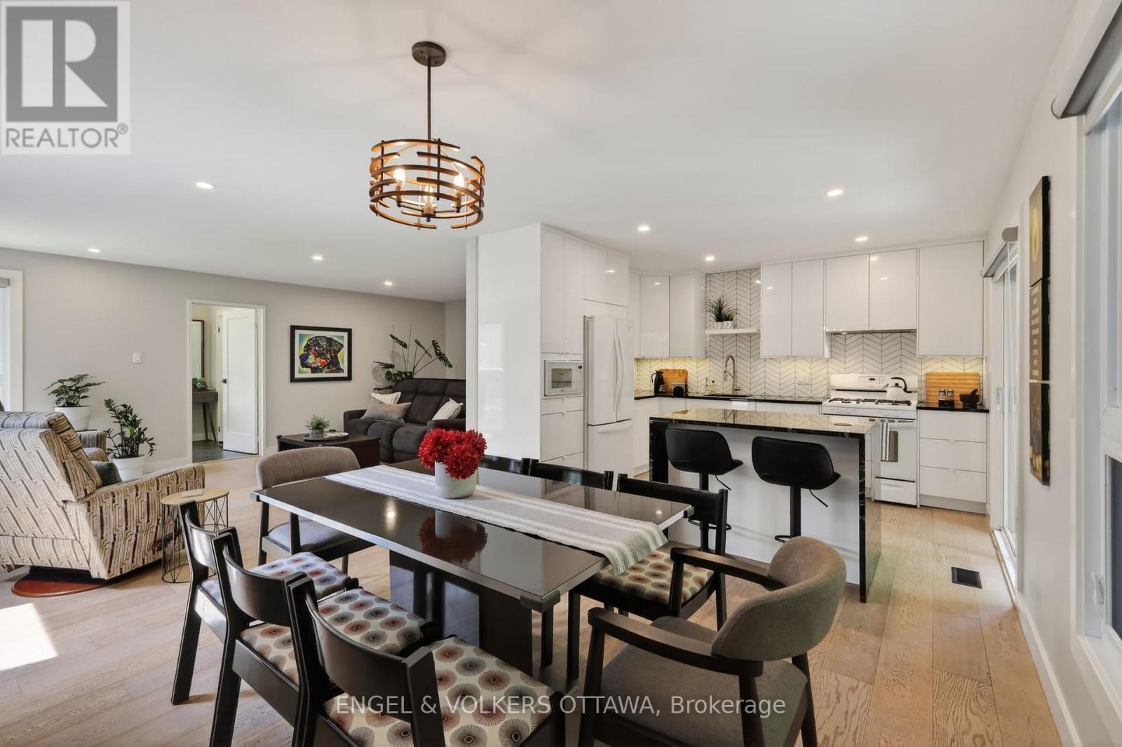 6 - 164 Mcclintock Way, Ottawa, ON - Indoor Photo Showing Dining Room