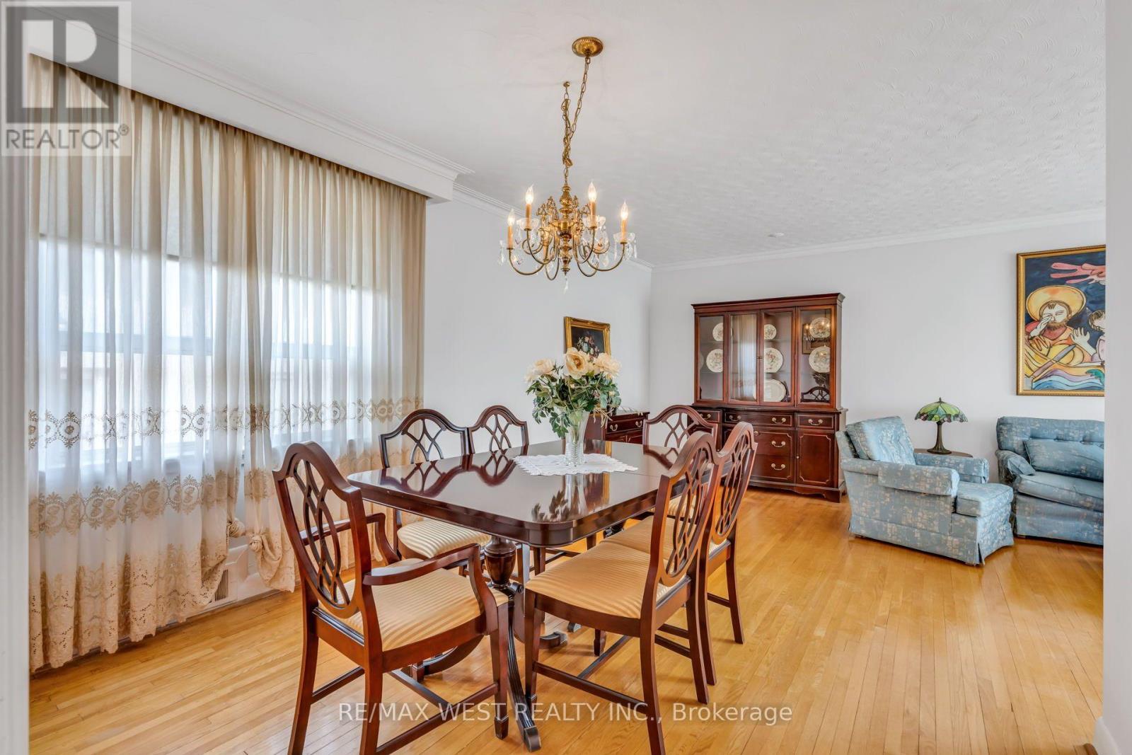 90 Tavistock Road, Toronto, ON - Indoor Photo Showing Dining Room