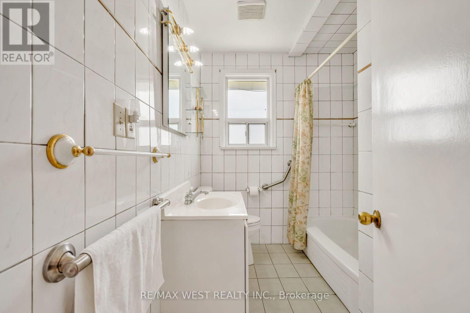 90 Tavistock Road, Toronto, ON - Indoor Photo Showing Bathroom