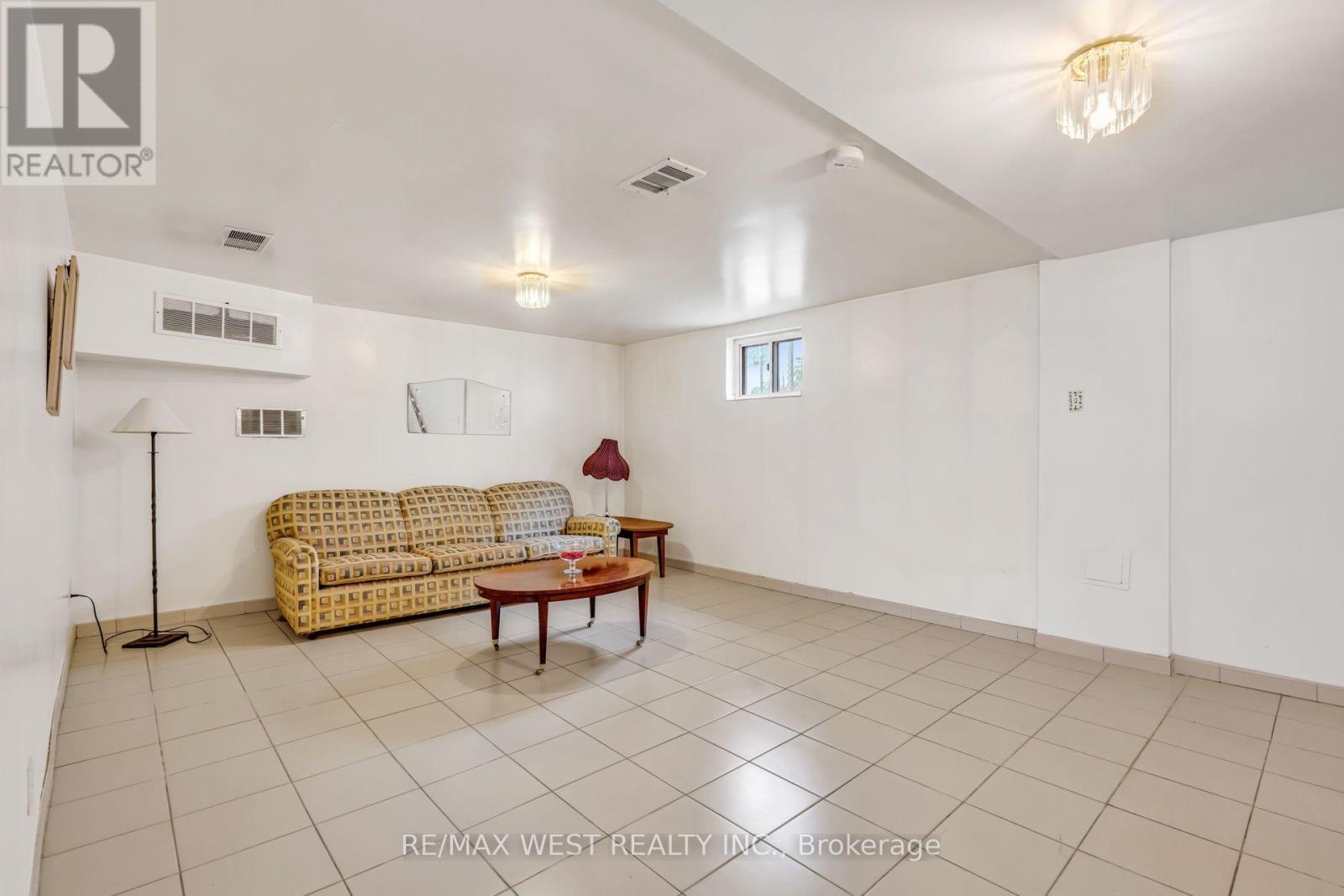 90 Tavistock Road, Toronto, ON - Indoor Photo Showing Other Room