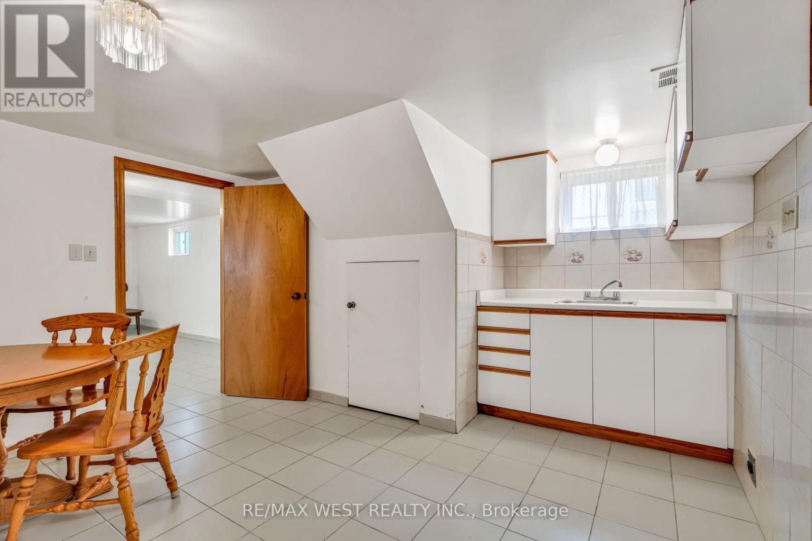 90 Tavistock Road, Toronto, ON - Indoor Photo Showing Other Room