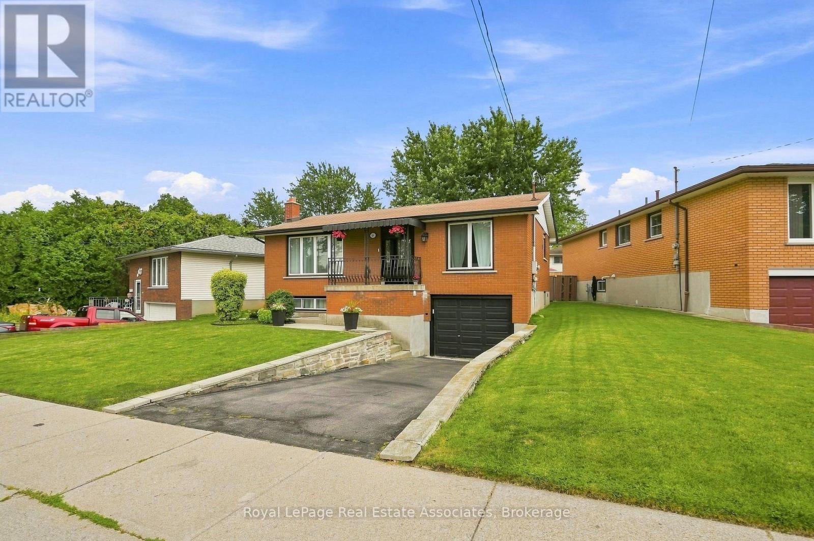 15 Quay Court, Hamilton, ON - Outdoor